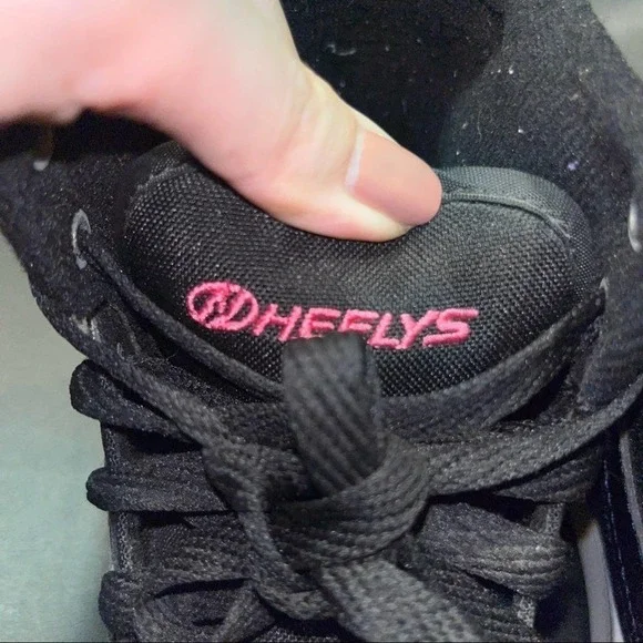 Heelys Black Sneaker Shoes Size 1Y - Picture 3 of 9